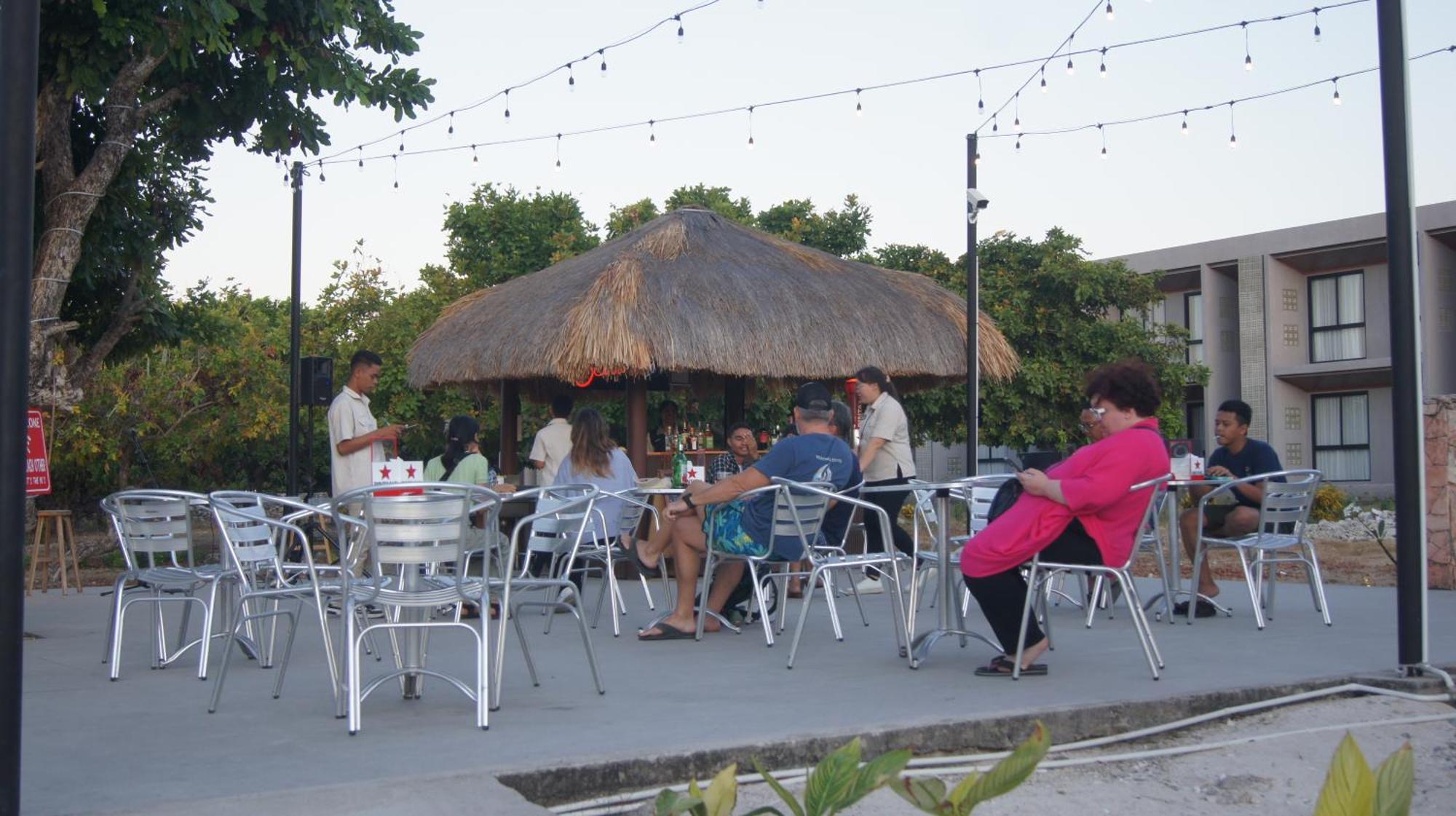 ויינגפו Kambaniru Beach Hotel And Resort מראה חיצוני תמונה